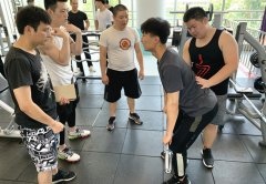 在郑州想学健身教练如何选择学校?健身教练门槛高吗?